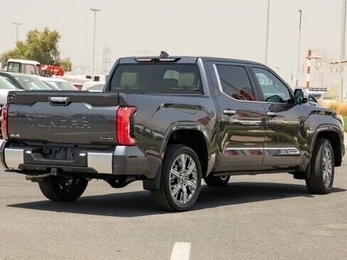 2026 Toyota Tundra CrewMax III, серый, 10000000 рублей - вид 5