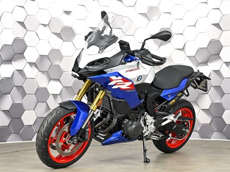 2025 BMW F 900 XR, белый, 1277000 рублей, вид 2