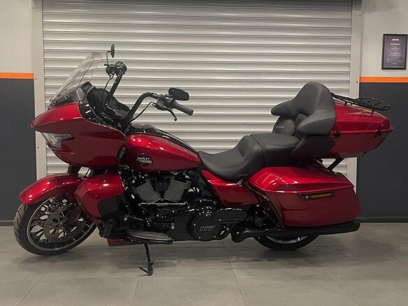 2026 Harley-Davidson Road Glide Limited, пурпурный, 4950000 рублей