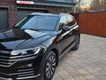 2018 Volkswagen Touareg III, коричневый, 5080000 рублей - вид 2