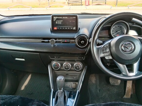2015 Mazda Demio IV (DJ), белый, 970000 рублей - вид 9