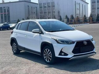 2023 Toyota Yaris L X XP150 Рестайлинг, белый, 1855000 рублей, вид 4