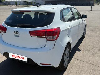 2015 Kia Rio III Рестайлинг, белый, 830000 рублей, вид 5
