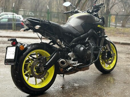 2017 Yamaha MT-09 (FZ-09), серый, 780000 рублей, вид 1