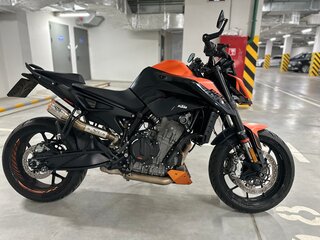 KTM 890 Duke