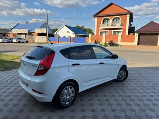 2015 Hyundai Solaris I Рестайлинг, белый, 890000 рублей, вид 3