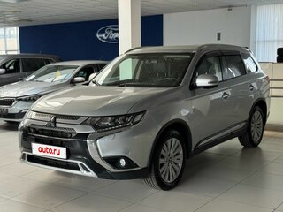 2018 Mitsubishi Outlander III Рестайлинг 3, серебристый, 2290000 рублей, вид 1