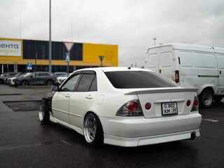 1999 Toyota Altezza, белый, 670000 рублей, вид 3