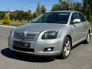 2007 Toyota Avensis II Рестайлинг, серебристый, 850000 рублей, вид 1