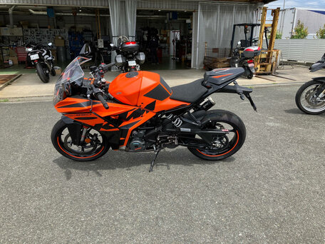 2022 KTM RC 390, оранжевый, 499000 рублей, вид 2