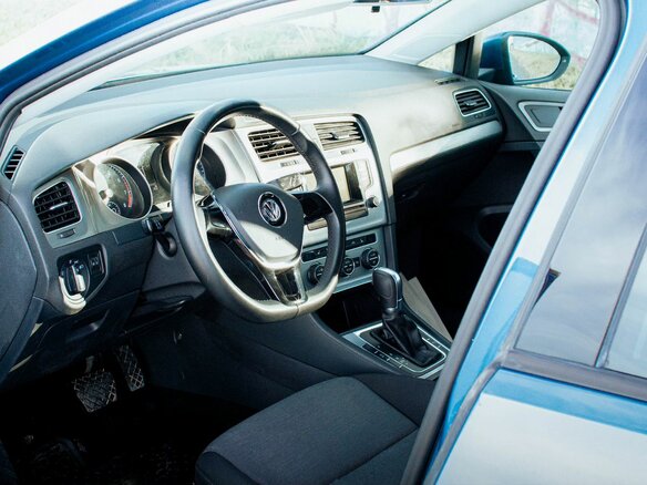 2013 Volkswagen Golf VII, голубой, 990000 рублей - вид 25