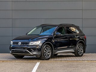 2019 Volkswagen Tiguan II, чёрный, 2395000 рублей, вид 1