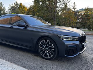 2019 BMW 7 серии Long M760Li xDrive VI (G11/G12) Рестайлинг, серый, 7200000 рублей, вид 5