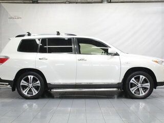 2013 Toyota Highlander II (XU40) Рестайлинг, белый, 1999000 рублей, вид 4