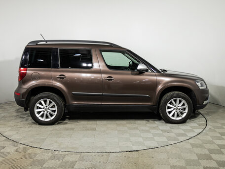 2014 Skoda Yeti I Рестайлинг, коричневый, 1029700 рублей, вид 4