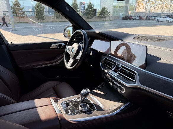 2019 BMW X7 40i I (G07), чёрный, 6970000 рублей - вид 9