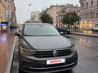 2021 Volkswagen Tiguan II Рестайлинг, серый, 3480000 рублей, вид 1