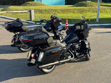 2026 Harley-Davidson CVO Road Glide Limited, чёрный, 3999000 рублей, вид 3