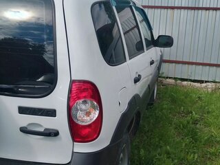2018 Chevrolet Niva I Рестайлинг, белый, 777000 рублей, вид 4