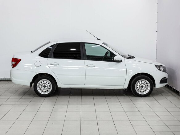 2023 Lada (ВАЗ) Granta I Рестайлинг, белый, 749000 рублей - вид 4