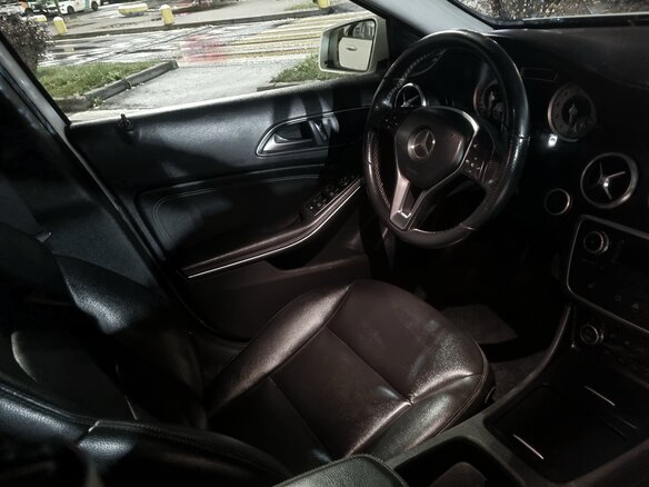 2014 Mercedes-Benz A-Класс 180 III (W176), белый, 1100000 рублей - вид 8