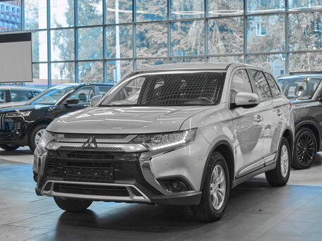 2019 Mitsubishi Outlander III Рестайлинг 3, серебристый, 1599000 рублей, вид 3