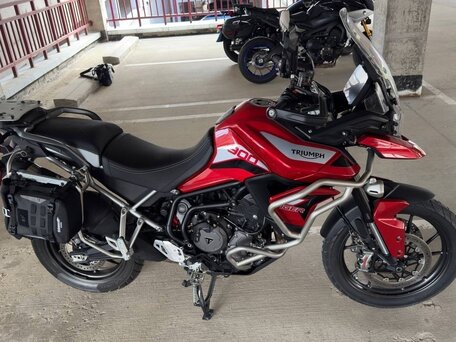 2021 Triumph Tiger 900, красный, 1063797 рублей, вид 3