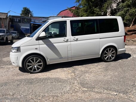 2013 Volkswagen Multivan T5 Рестайлинг, белый, 4500000 рублей, вид 5