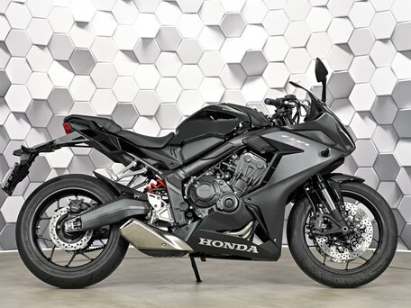 2023 Honda CBR 650R, чёрный, 1077000 рублей, вид 3