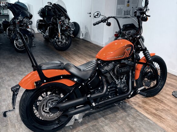 2021 Harley-Davidson Street Bob, оранжевый, 1699000 рублей - вид 3