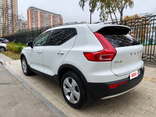 2020 Volvo XC40 I, белый, 3270000 рублей, вид 4