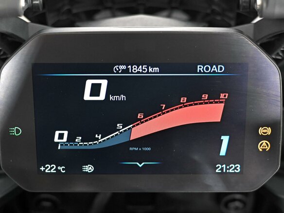 2025 BMW F 900 XR, белый, 1277000 рублей - вид 8