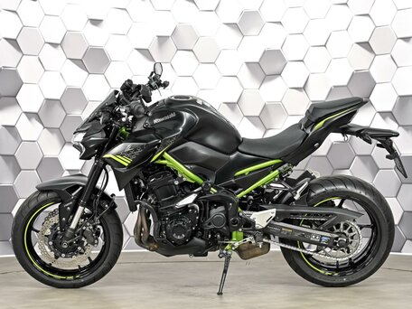 2022 Kawasaki Z 900, чёрный, 1099000 рублей, вид 4