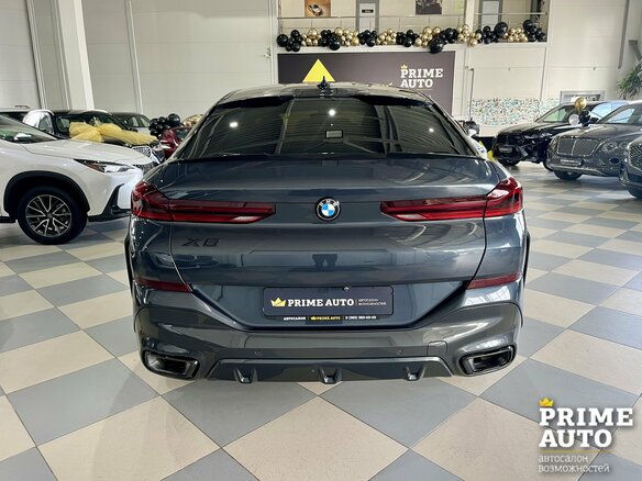 2021 BMW X6 40i III (G06), серый, 8819000 рублей - вид 5