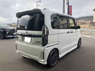 2022 Honda N-BOX II Рестайлинг, белый, 782000 рублей, вид 4