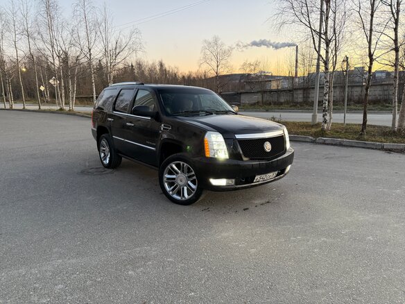2011 Cadillac Escalade III, чёрный, 1955555 рублей