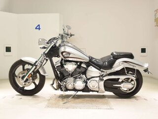 2018 Yamaha XV 1900, серебристый, 977000 рублей, вид 1