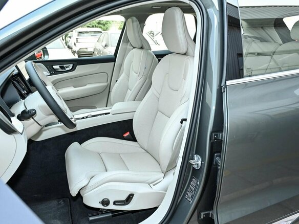 2025 Volvo XC60 II Рестайлинг 2, синий, 5790000 рублей - вид 15