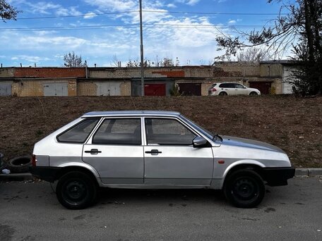 2005 Lada (ВАЗ) 2109, серебристый, 110000 рублей, вид 3