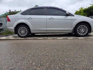 2011 Ford Focus II Рестайлинг, серебристый, 620000 рублей, вид 3