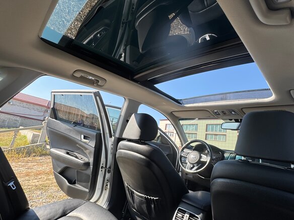 2019 Kia Optima IV Рестайлинг, белый, 2600000 рублей - вид 20