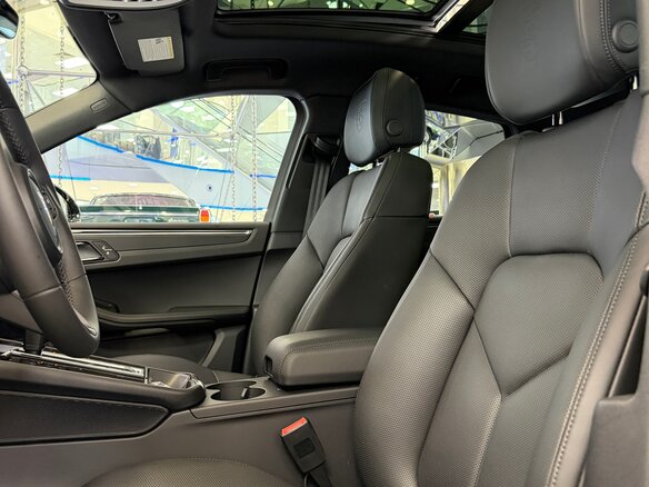 2025 Porsche Macan I Рестайлинг 2, чёрный, 11495000 рублей - вид 6