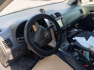 2011 Toyota Corolla X (E140, E150) Рестайлинг, серебристый, 750000 рублей, вид 5