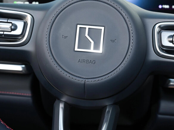 2026 Zeekr 001 103 kWh I Рестайлинг 2, фиолетовый, 10990000 рублей - вид 17