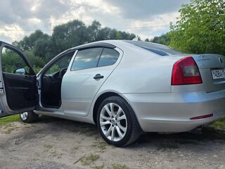 2011 Skoda Octavia II (A5) Рестайлинг, серебристый, 650000 рублей, вид 2