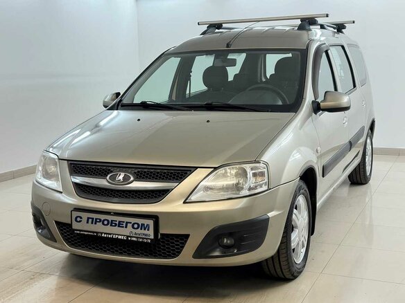 2013 Lada (ВАЗ) Largus I, бежевый