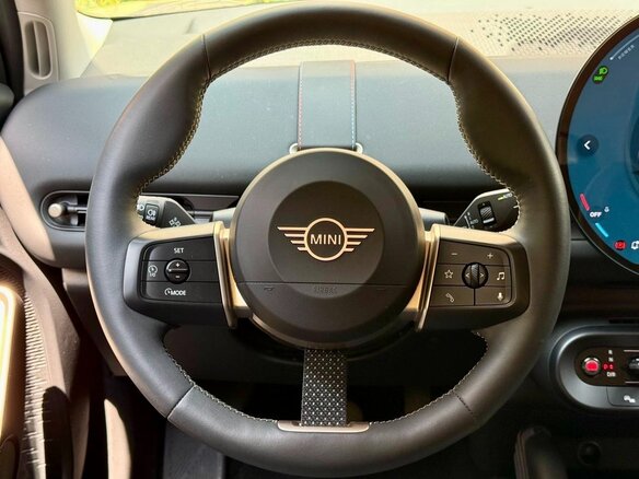 2025 Mini Aceman E, серебристый, 2810000 рублей - вид 17