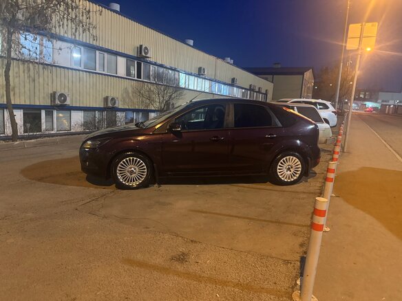 2010 Ford Focus II Рестайлинг, фиолетовый, 665000 рублей - вид 4