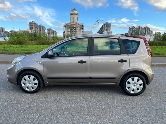2013 Nissan Note I Рестайлинг, бежевый, 770000 рублей - вид 5