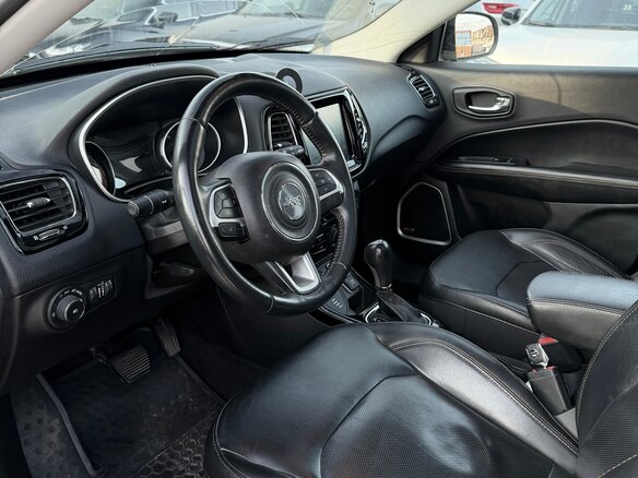 2018 Jeep Compass II, серый, 1750000 рублей - вид 5